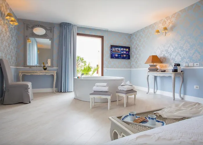 Marina Holiday & Spa