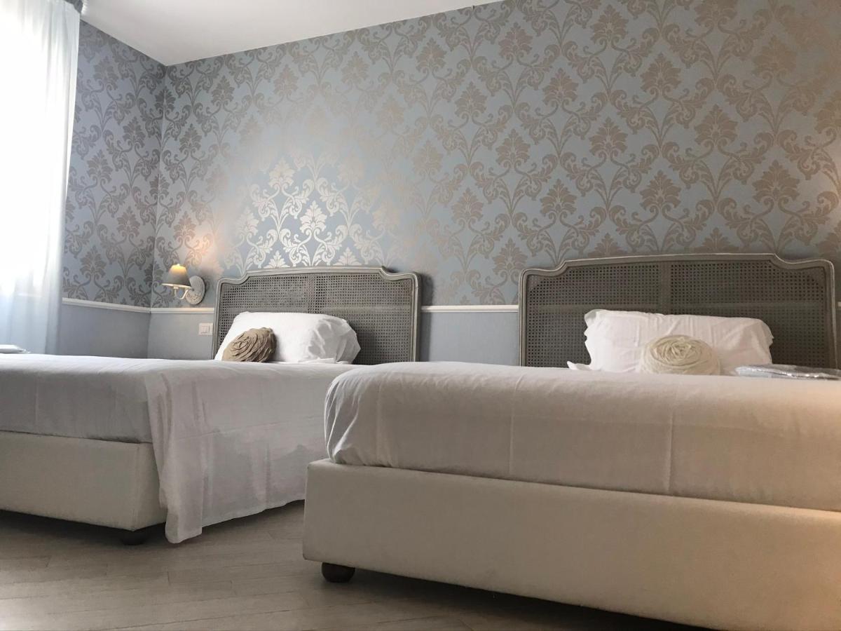 Marina & Hotel 4*